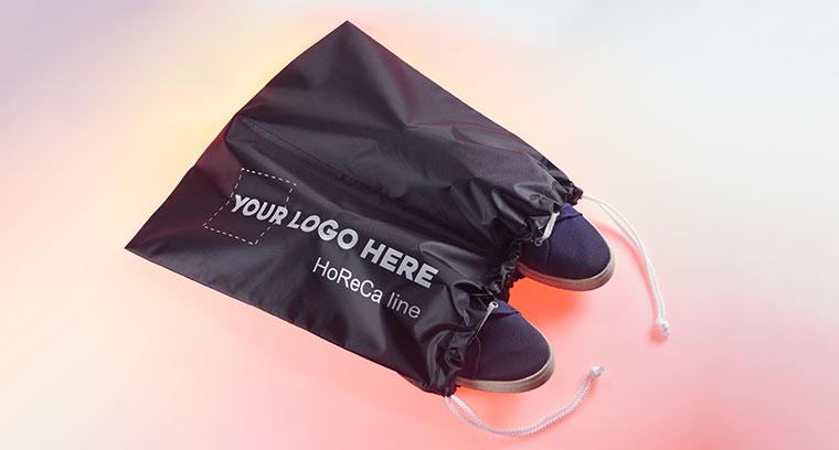 черный мешок для обуви из спанбонда с логотипом, два шнура с двух сторон