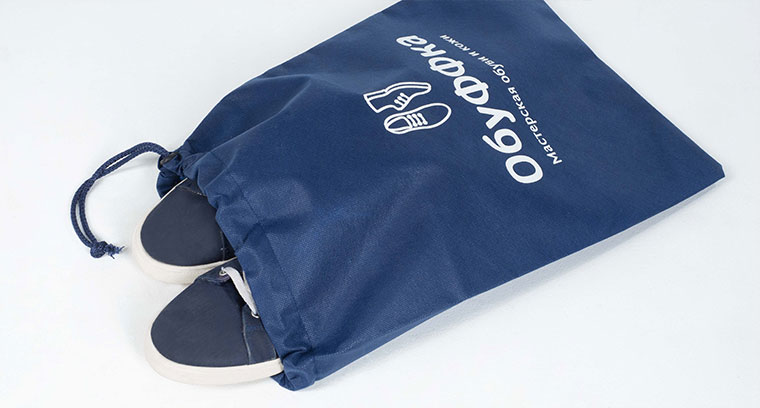 синий мешок для обуви с логотипом методом шелкографии, шнурок с одной стороны