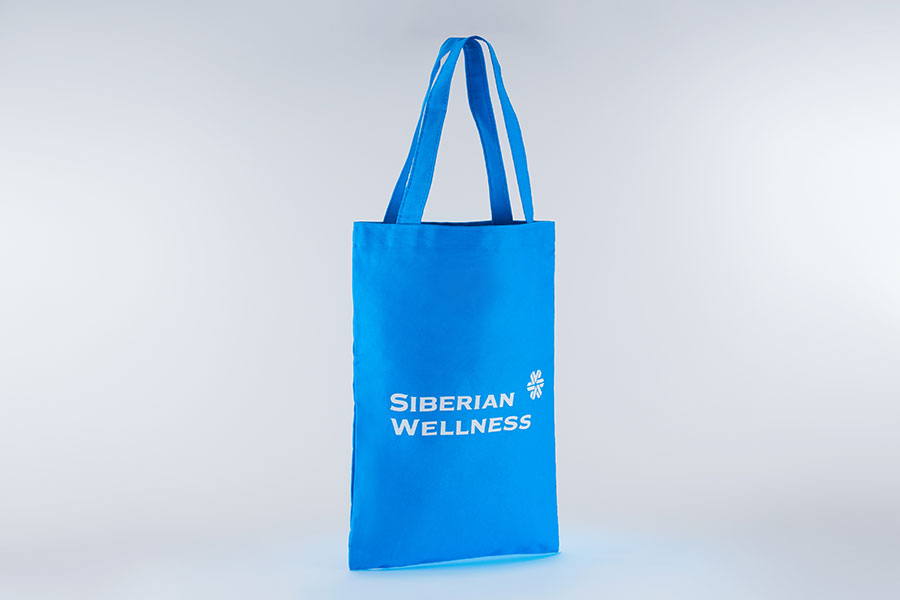 плоская сумка шоппер, материал - голубой спанбонд, логотип белого цвета 