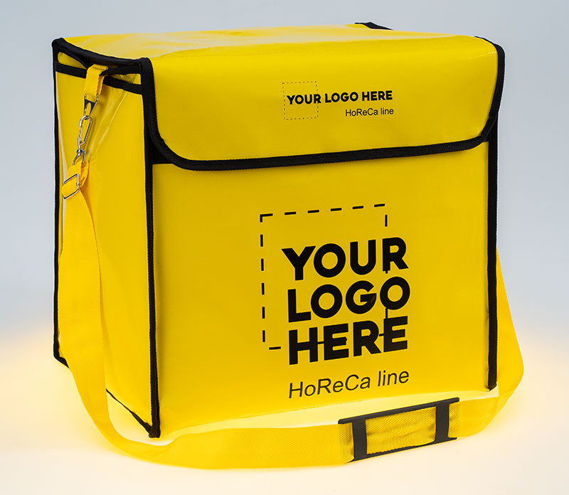 термосумка с логотипом для доставки еды, из желтой тентовой ткани с окатновкой черного цвета и ручкой на плечо из желктой стропы, две рюкзачные лямки, логотип нанесен методом шелкографии